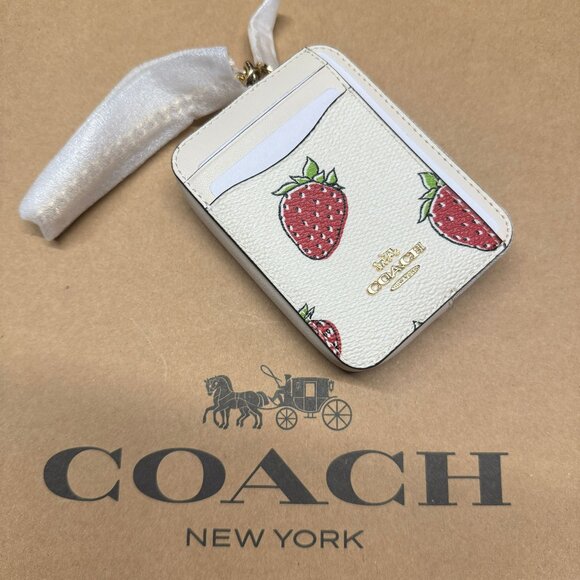 coach Zip Card Case With Strawberry Print car32 - Picture 1 of 7